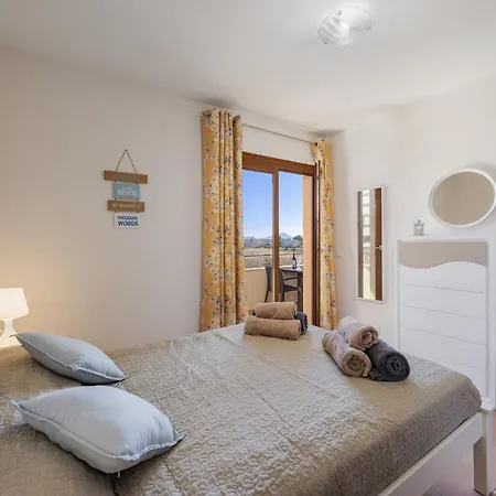 Corb Mari Apartment *